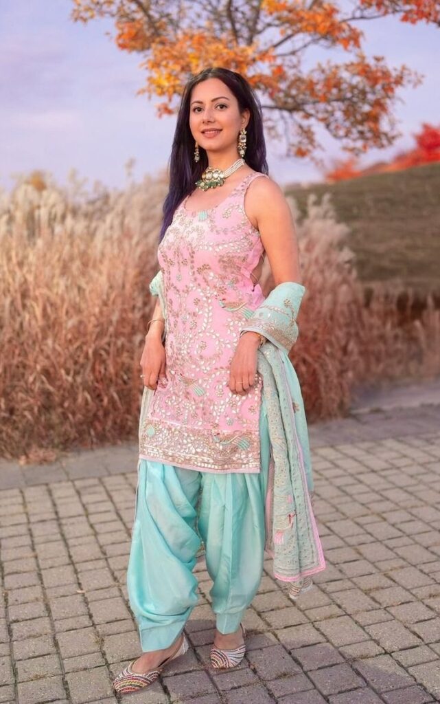 A81575a61caa73568e734df66542c3f7.jpg 641x1024